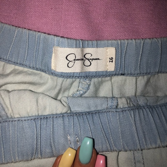 Jessica Simpson Clothe Jean Shorts | Never Worn - Picture 3 of 3